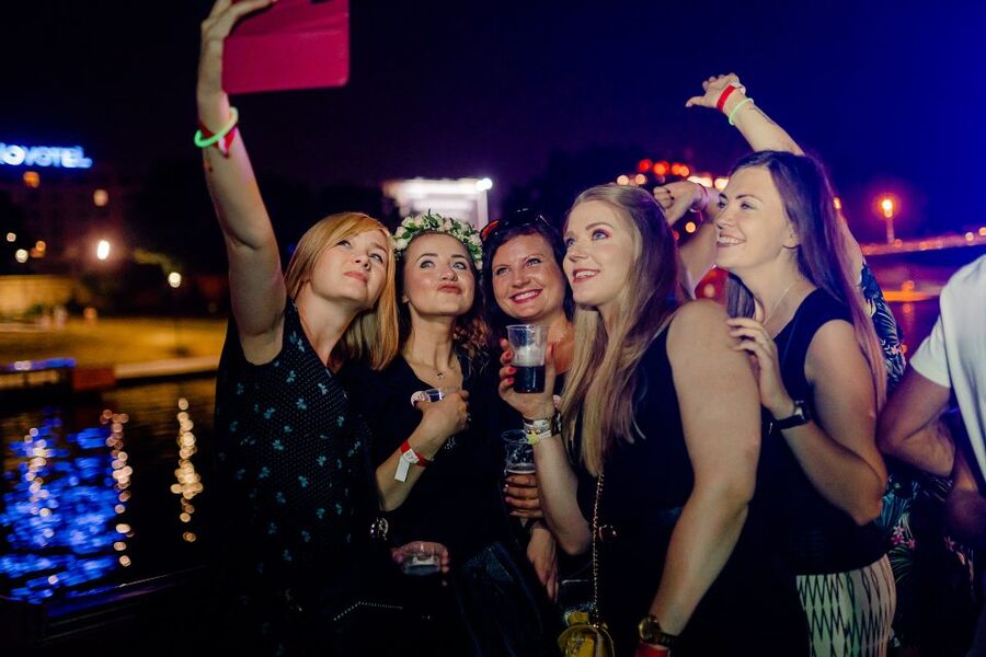 Krakow: Boat Party with Unlimited Drinks - Price and value in Krakow nightlife terms: is $78 worth it?