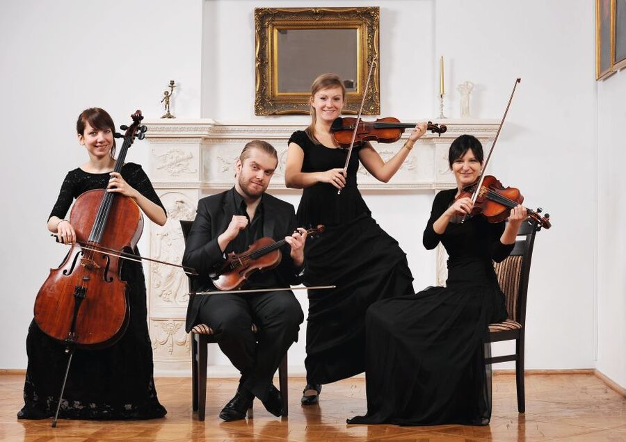 Krakow: Christmas Music Concert With Wine - What the Christmas Music Feels Like in This Intimate Room