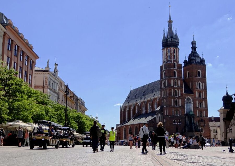 Krakow: City Tour by Electric Golf Cart - Kazimierz and the Jewish Quarter: the quieter streets that change the mood