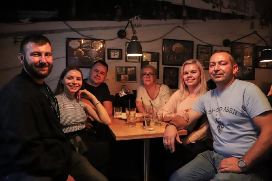 Krakow: Craft Beer Tasting City Walking Tour - Krakows Kazimierz meets 8 craft pours in 150 minutes