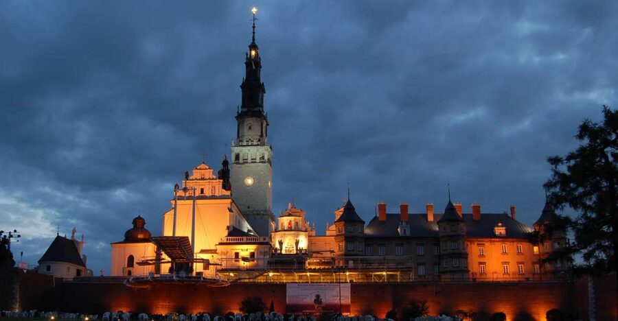 Krakow: Czestochowa Black Madonna Guided Day Tour & PickUp - Stations of the Cross: the slow route you can’t fully rush