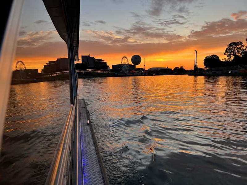 Krakow: Day or Night Vistula River Cruise with Audio Guide - The 45-Minute Route: What You See in Order and Why It’s Worth It