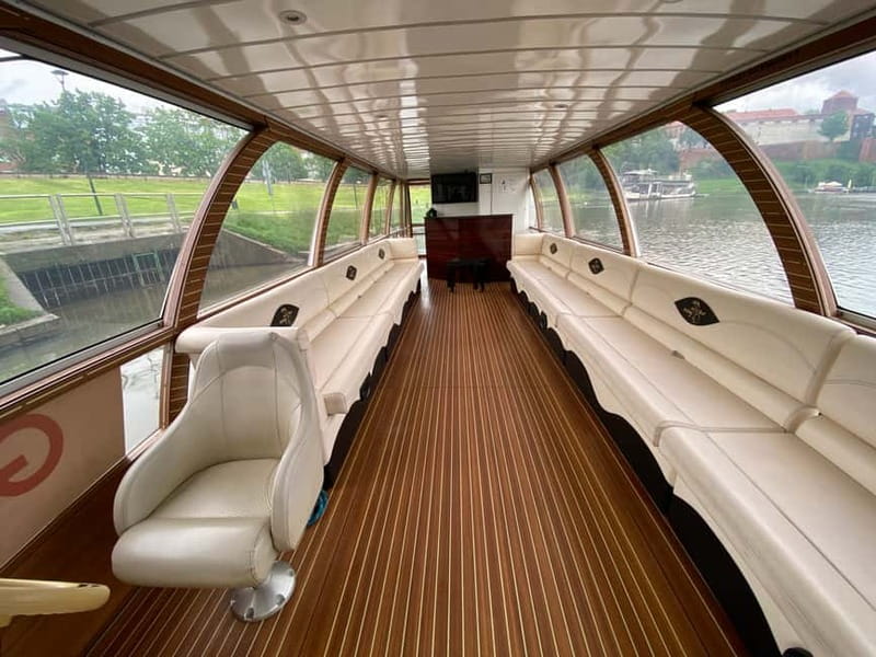 Krakow: Day or Night Vistula River Cruise with Audio Guide - Audio Guide Reality Check: How the Narration Helps You See More