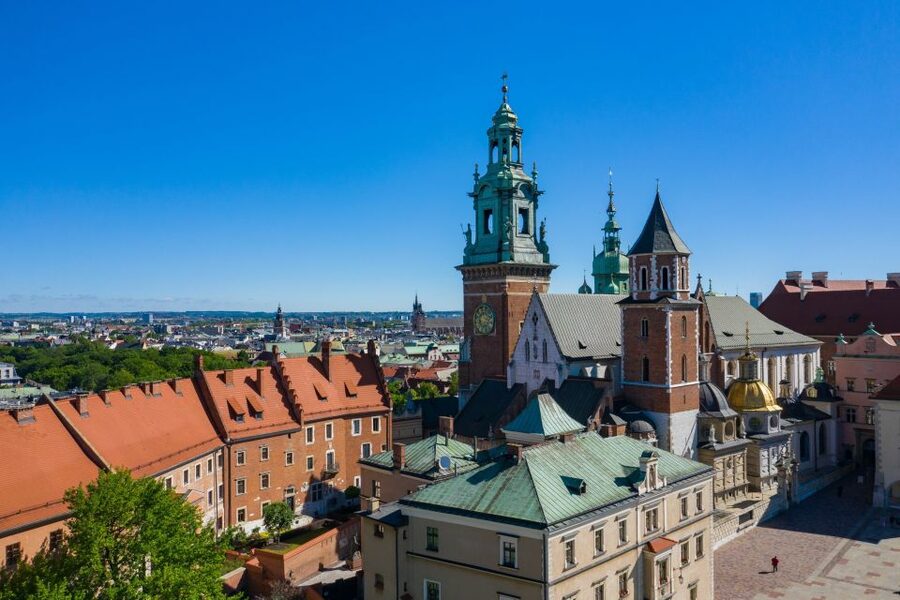 Krakow: Electric Car Sightseeing Tour - Pacing, photo stops, and the small seating tradeoffs