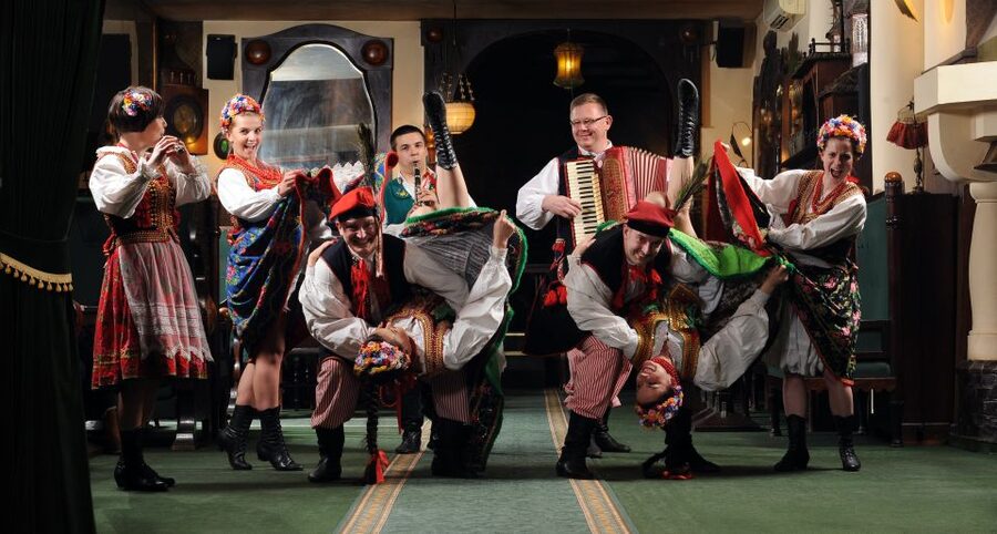 Krakow: Folk Show & 3-Course Dinner at Jama Michalika Café - Why this dance-and-song format teaches more than it entertains