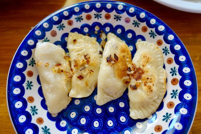 Krakow Food Tour by Foot: Polish Tastings in Old Town & Kazimierz - Meeting in Mały Rynek, then eating your way into Krakow