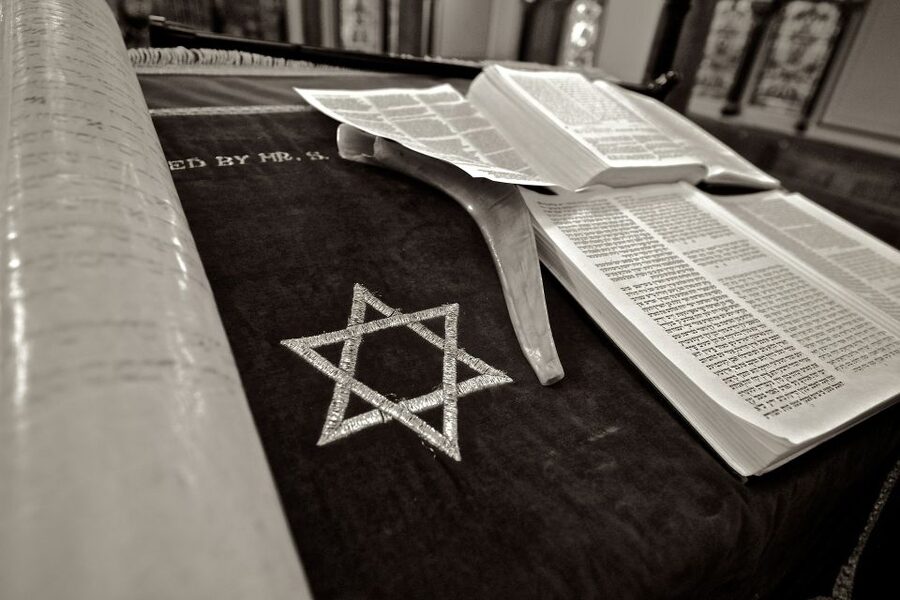 Krakow: Galicia Jewish Museum Entry Ticket - Entering the Galicia Jewish Museum, and why the photo format matters