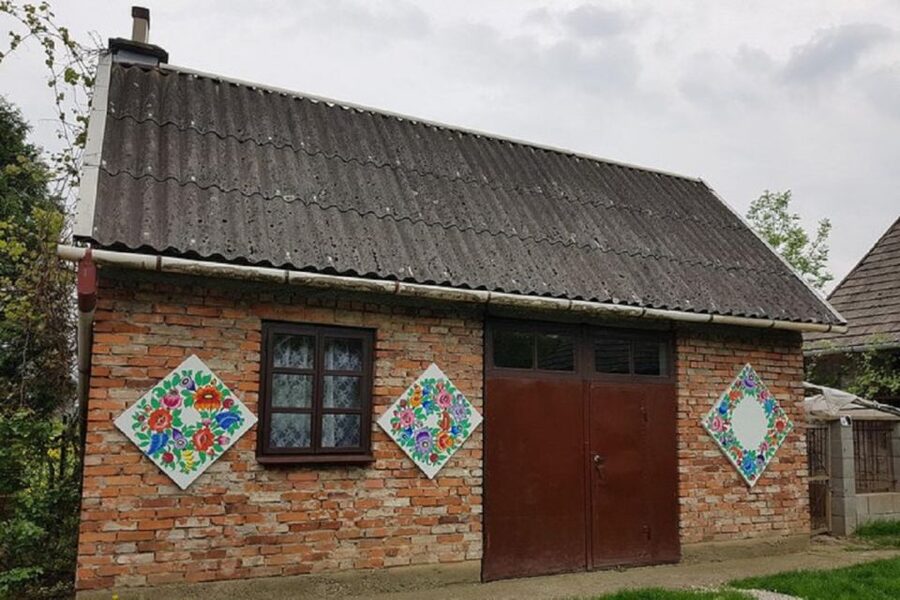 Krakow: Guided Day Tour of Zalipie Village & Museum Entry - Zalipie in a nutshell: why this painted village matters