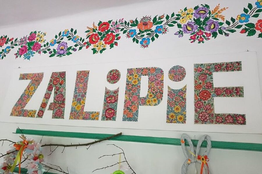 Krakow: Guided Day Tour of Zalipie Village & Museum Entry - Walking the village: houses, stoves, and paper flowers
