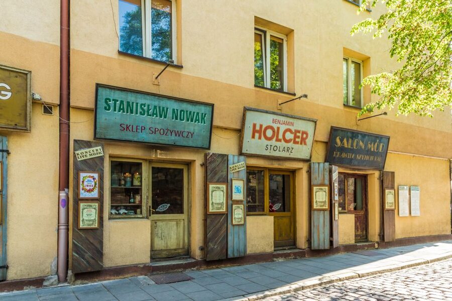 Krakow: Guided Kazimierz Jewish Quarter Walking Tour - Time on your feet: 90 minutes, about two hours of walking