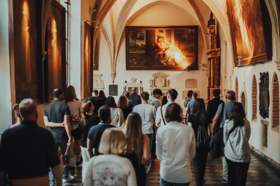 Krakow: Guided Old Town Tour - Old Town Highlights Beyond the Big Names (Yes, the Quick Stops Matter)