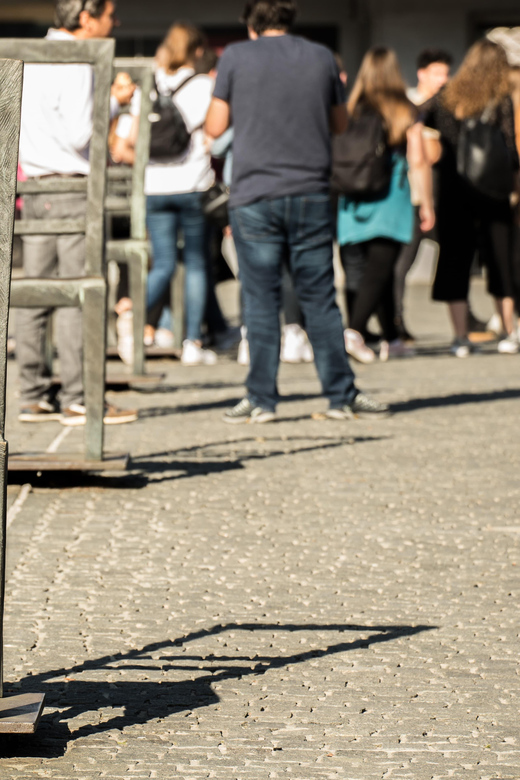 Krakow: Guided Tour of the Jewish Ghetto - Ghetto Heroes Square and the symbolic chair memorial