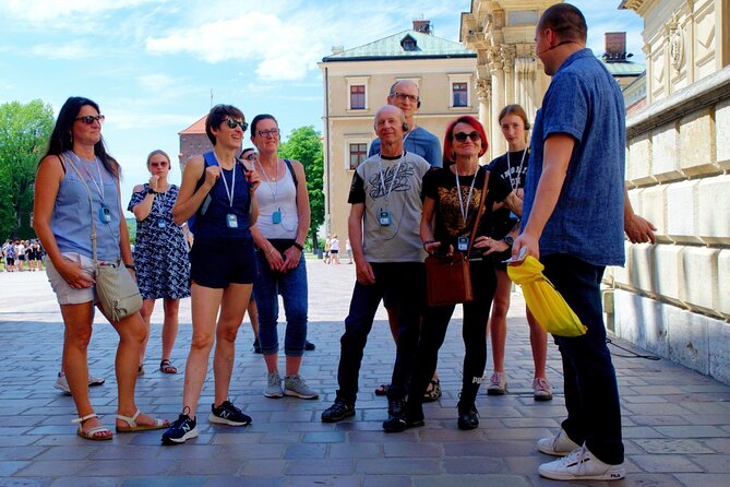 Krakow Guided Tour to Iconic Polish Royal Residence Wawel Castle - Pacing, sound, and headset reality