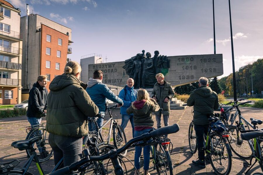Krakow: Hidden Bike Tour - World War II Stories You Hear While Riding Through Podgórze