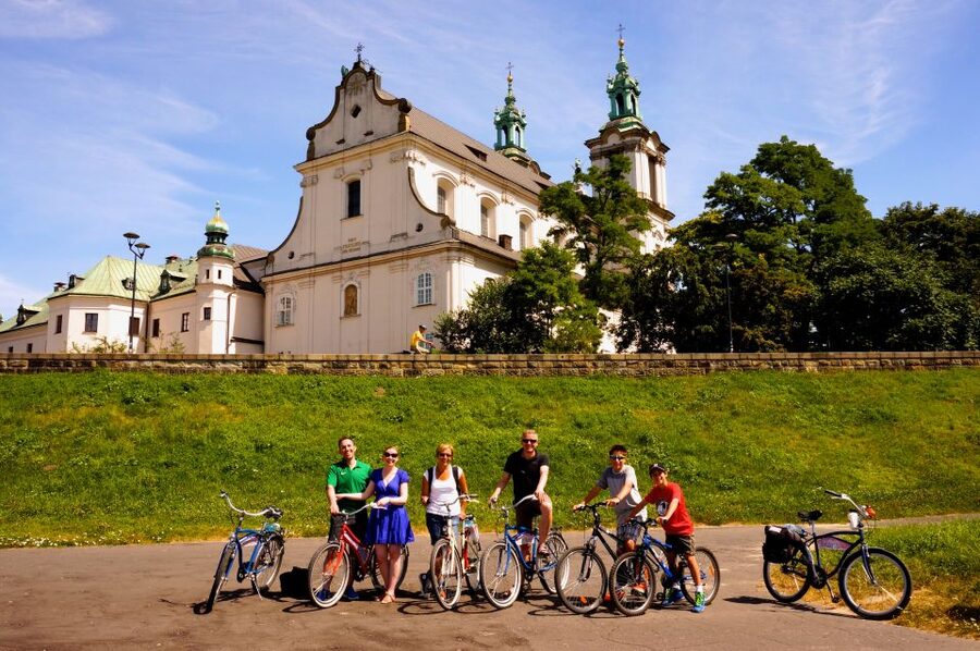 Krakow: Highlights of Krakow Bike Tour - Small Group - Kraków Barbican and Planty Park, when cycling feels easy