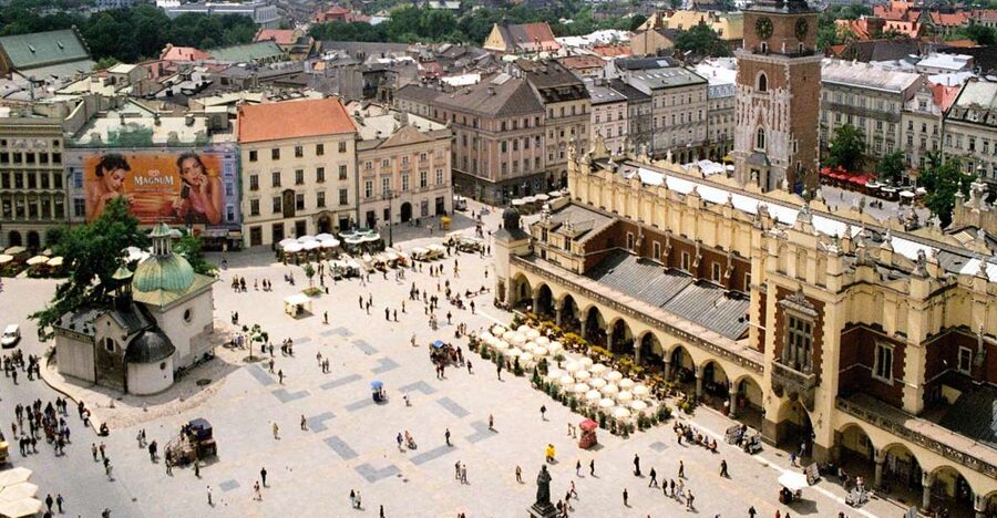 Krakow: Highlights of Old & New Town Private Walking Tour - Main Market Square: St. Mary’s Basilica and Cloth Hall Up Close