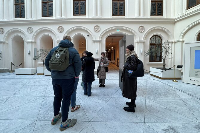 Krakow Highlights Tour: Local Tips, Food Spots & Must-See Places - Stop-by-stop: what each part of the walk is for