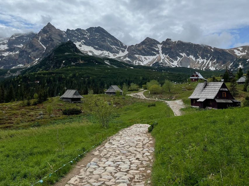 Krakow: Hiking Adventure in Tatra Mountains & Thermal Baths - The drive breaks up your day in a smart way
