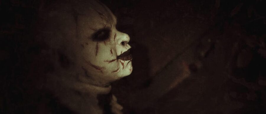 Krakow: Horror House with Actors (Choose Your Fear Level) - Language, group size, and how it runs with a small team