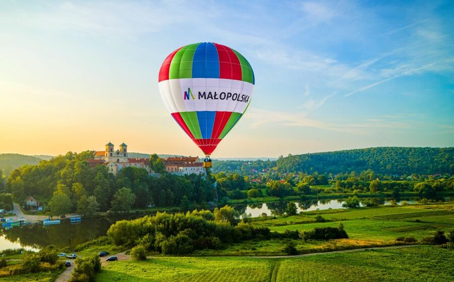 Kraków: Hot Air Balloon Exclusive Tour with Champagne - Photos and timing: how to get the shot without making it stressful