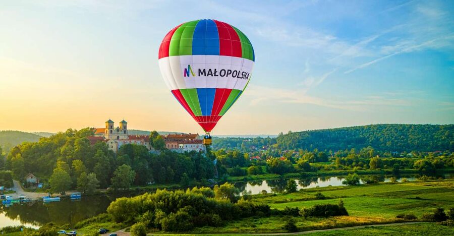 Kraków: Hot Air Balloon Flight with Champagne - Landing, Certificate Time, and the Champagne Part