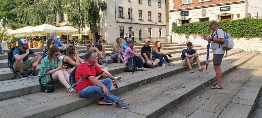 Krakow: Jewish Quarter and Former Ghetto Tour - Old Synagogue and synagogue life, why this corner of Krakow matters