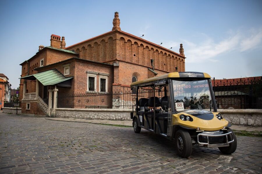 Krakow: Jewish Traces Private Electric Car Tour - Kazimierz: 500 years of Jewish life and why the district returned