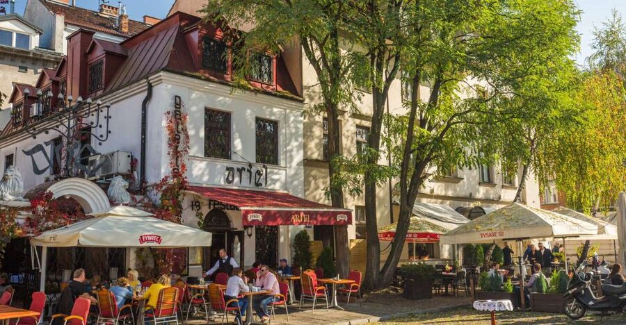 Krakow: Kazimierz Jewish Quarter Walking Tour - Key Things You’ll Notice on This Kazimierz Walk