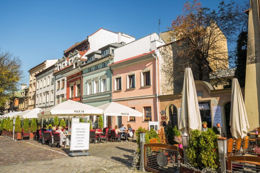 Krakow: Kazimierz Jewish Quarter Walking Tour - The Old Synagogue Museum Visit: Oldest Surviving, Not Dusted Off