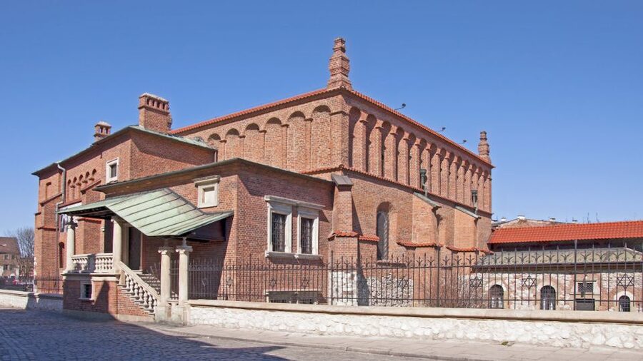 Krakow: Kazimierz Jewish Quarter Walking Tour - Tempel Synagogue: From Worship Space to Active Cultural Hub
