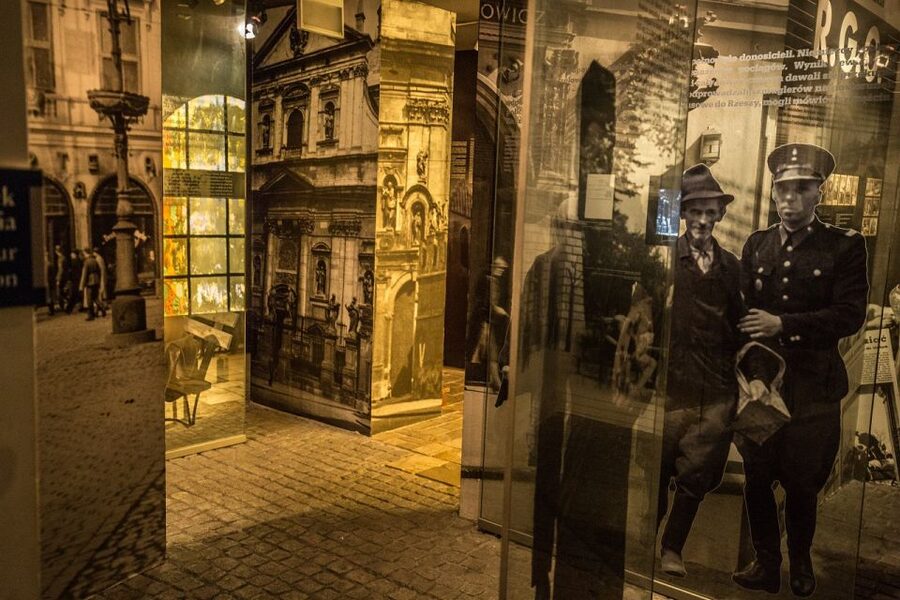 Krakow: Kazimierz, Schindler's Factory & Ghetto with Guide - Former Krakow Ghetto Sites: Seeing the Wall and the Places People Had