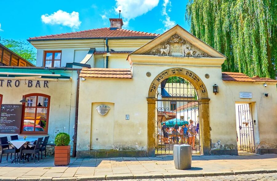 Krakow: Kazimierz, Schindler's Factory & Ghetto with Guide - Exploring Kazimierz Like a Local, Not a Tourist