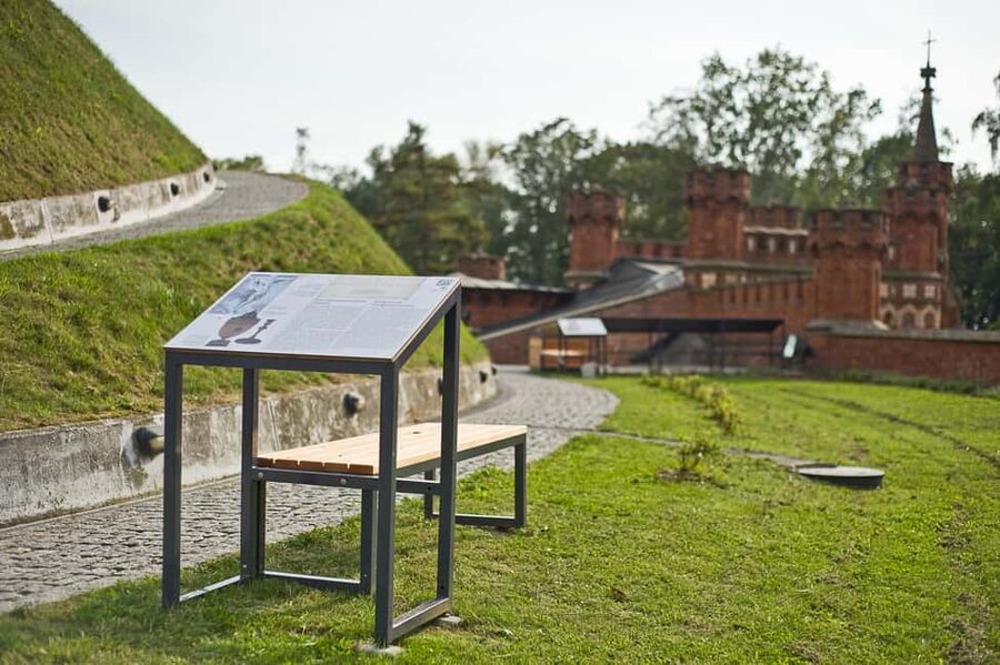 Krakow: Kościuszko Mound Entry Ticket with Exhibitions - St. Bronisława’s and Columbarium Parish Church Stops