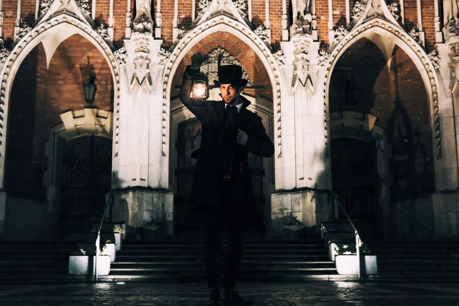 Krakow: Legends and Tales of Old Town Walking Tour - Finding Plac Mariacki and Your Lantern Storyteller
