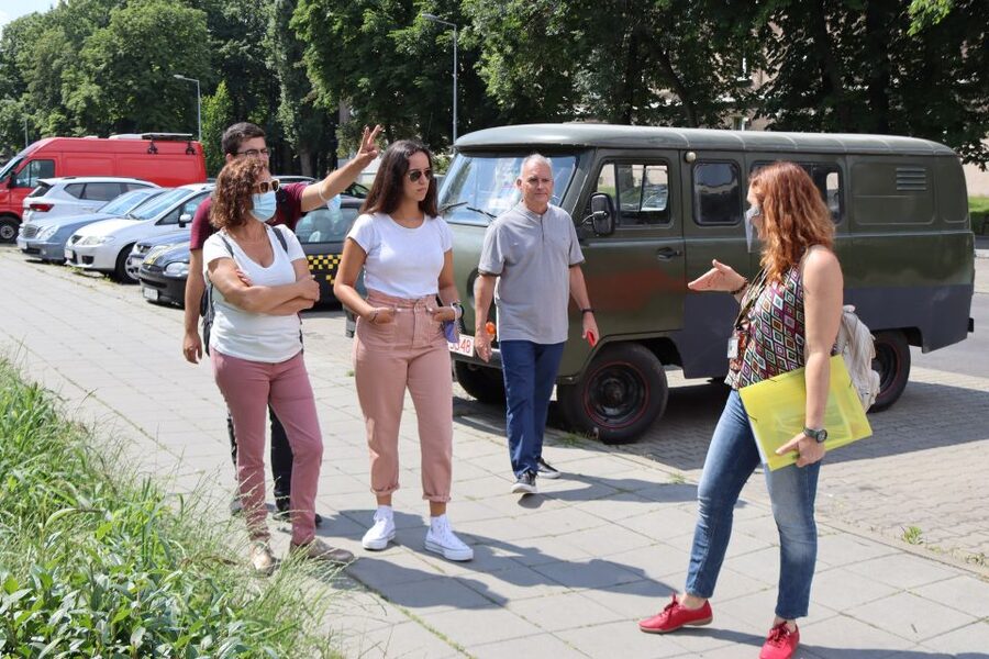 Krakow: Nowa Huta Guided Tour in Vintage Car - Now the Steelworks Story: Why the City Was Built at All