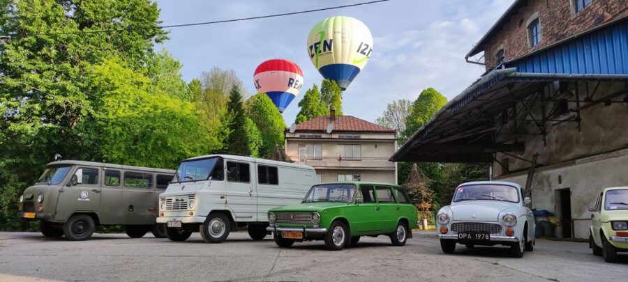 Krakow: Nowa Huta Guided Tour in Vintage Car - The Underground Shelter and Director’s Offices: Choose the Option That Matches Your Mood