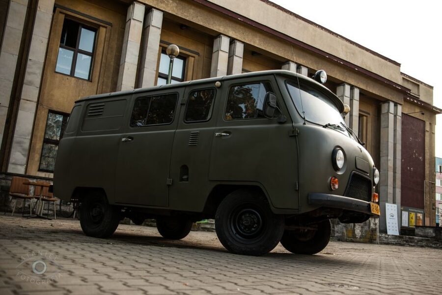 Krakow: Nowa Huta Guided Tour in Vintage Car - Price, Duration, and Whether $75 Actually Makes Sense