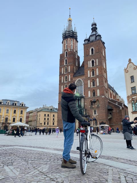 Krakow: Old Town and Kazimierz Guided Bike Tour - A 3-hour bike route that connects Old Town and Kazimierz