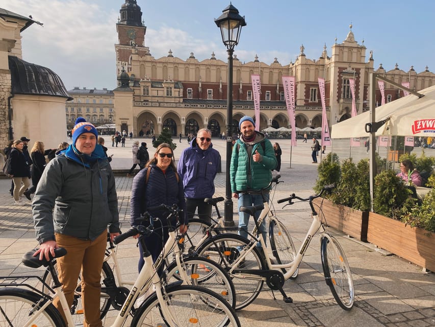 Krakow: Old Town and Kazimierz Guided Bike Tour - Pedaling past the Vistula: why the river stop helps you feel the city