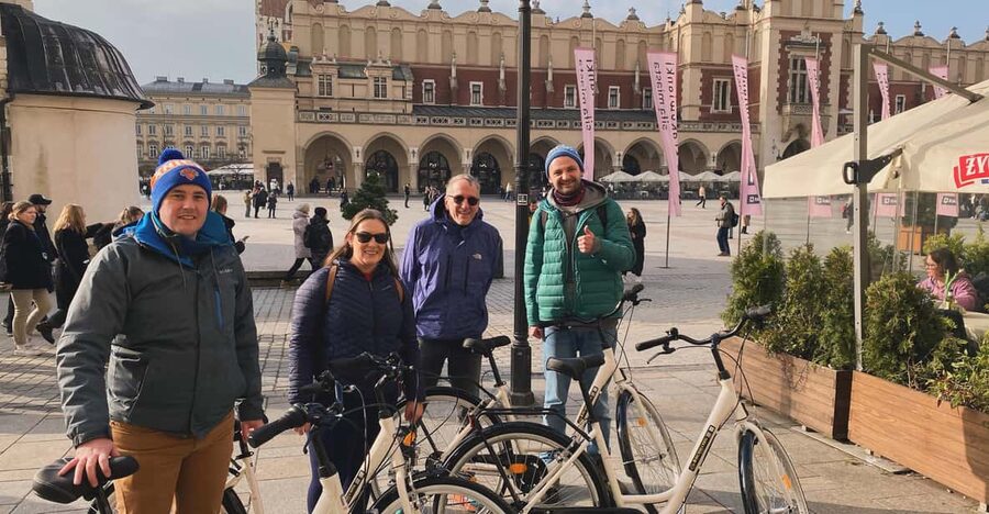 Krakow: Old Town and Kazimierz Guided Bike Tour - Schindler’s List Passage and the WWII context you should be ready for