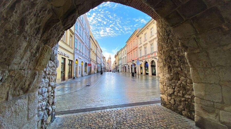 Krakow: Old Town Audioguided walking Tour - Key points before you go