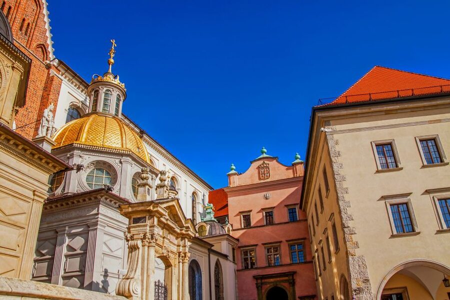 Krakow: Old Town Guided Walking Tour - Price, what you pay for, and what you still need to budget