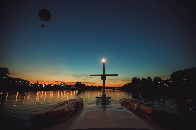 Krakow: One Hour Evening or Night Boat Trip - When it goes right, and when you should plan a Plan B