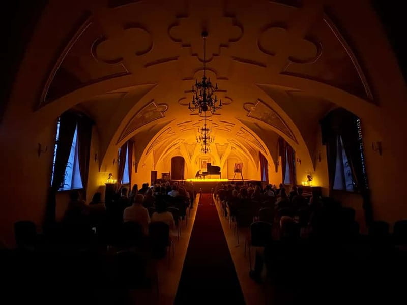 Krakow: Piano Trio Chopin & Friends Concert VIP with Wine - A 50-minute evening that fits Krakow’s pace