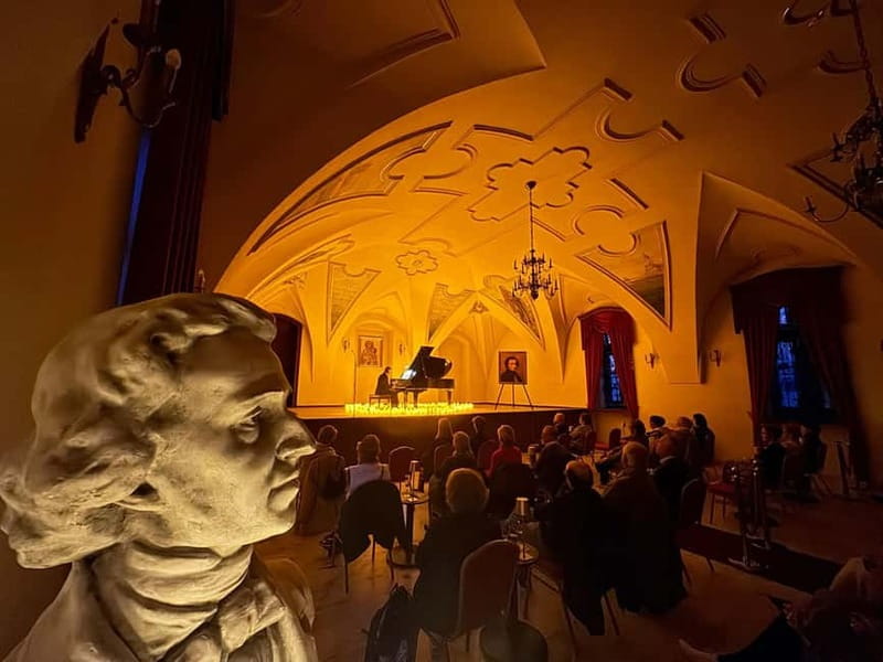 Krakow: Piano Trio Chopin & Friends Concert VIP with Wine - VIP wine: how the drink service changes the mood