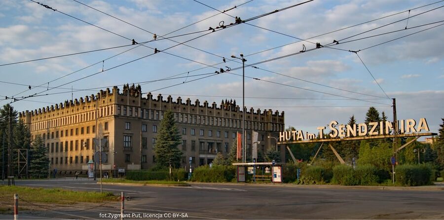 Krakow: Private Nowa Huta Adventure Tour in Communist Cars - Plac Centralny im. R. Reagana and the Central Square photo stop