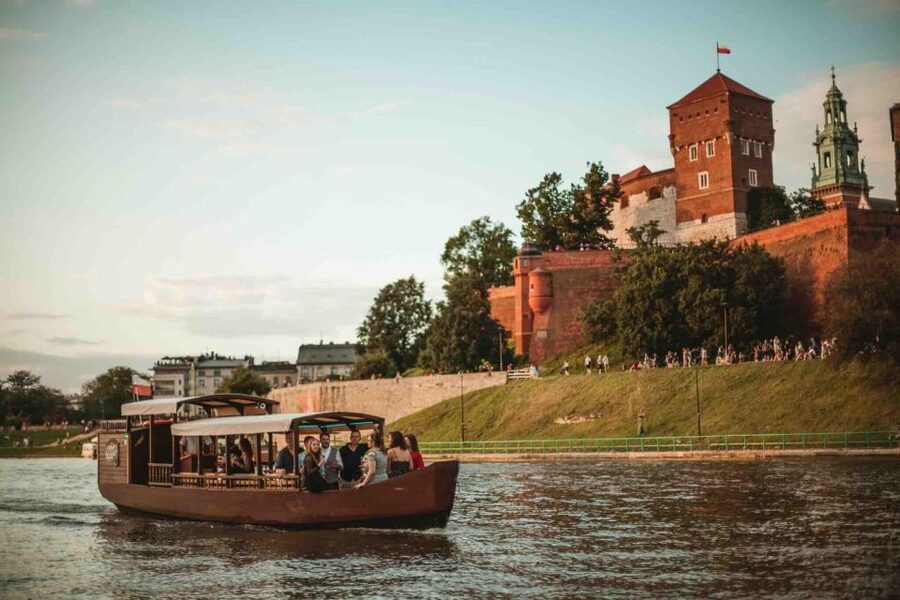 Krakow: Private Traditional Gondola Cruise - Price and value: is $164 per group up to 12 worth it?
