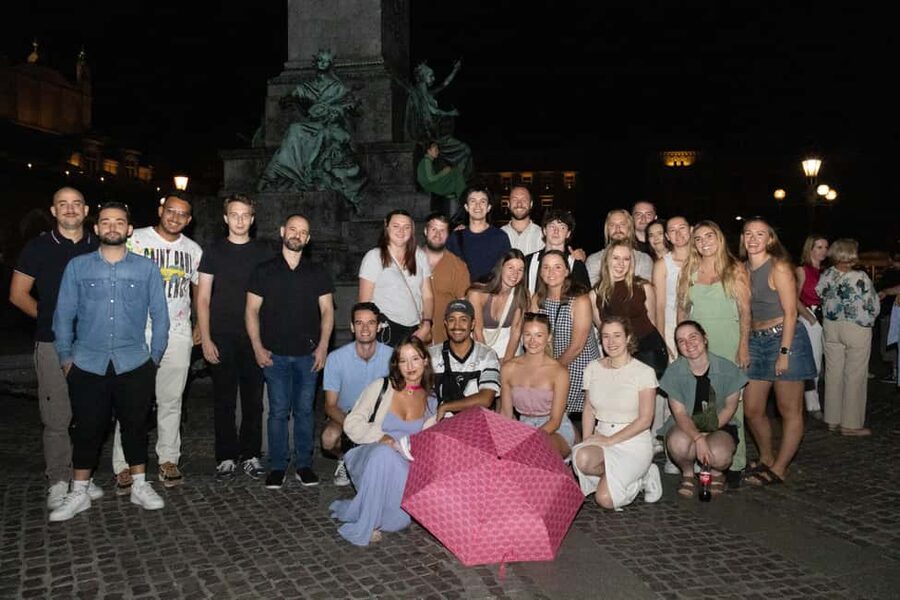 Krakow: Pub Crawl 1H Open Bar, VIP Entry & Welcome Shots - VIP Entry and express security: skipping the annoying part of club nights