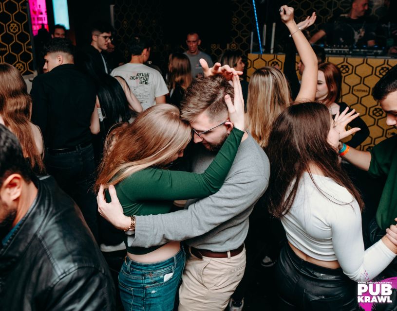 Krakow: Pub Crawl 1H Open Bar, VIP Entry & Welcome Shots - Stop by stop across Old Town: what your night flow feels like