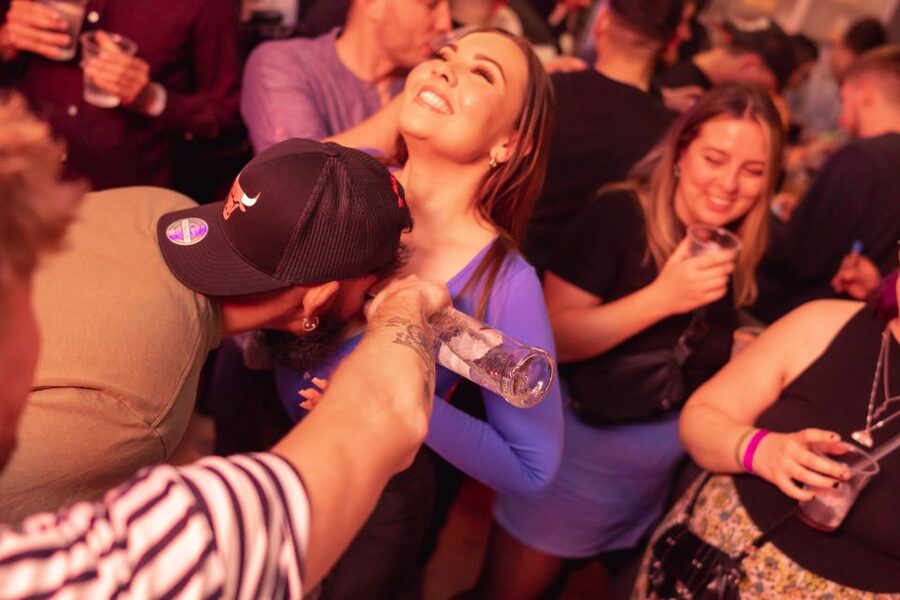 Krakow: Pub Crawl with 1 Hour of Unlimited Alcoholic Drinks - Welcome Shots and VIP Entry: How the Crawl Stays Fun